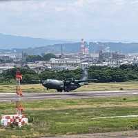 飛行機の離着陸が間近で見学できる航空ミュージアム