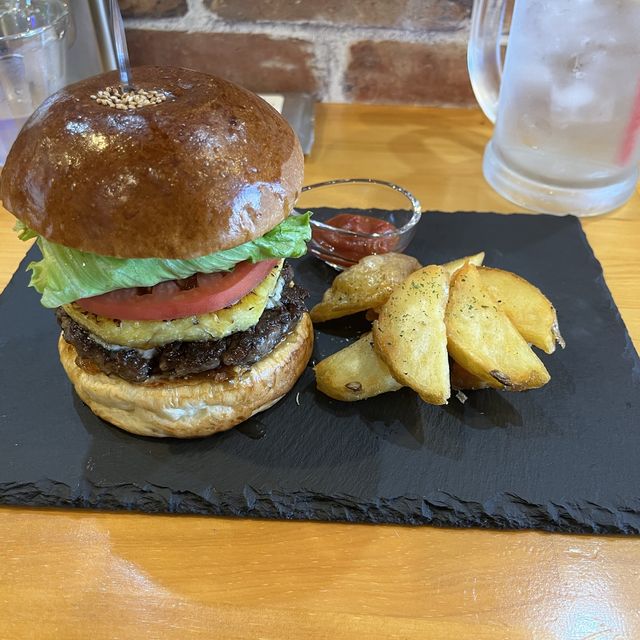 豊中市にあるハンバーガー屋さん🍔　岡町駅から徒歩5分