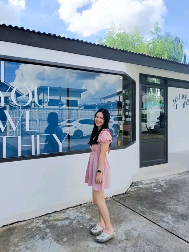 i.you.we.they café &bar
