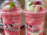 Boat cafe’ 