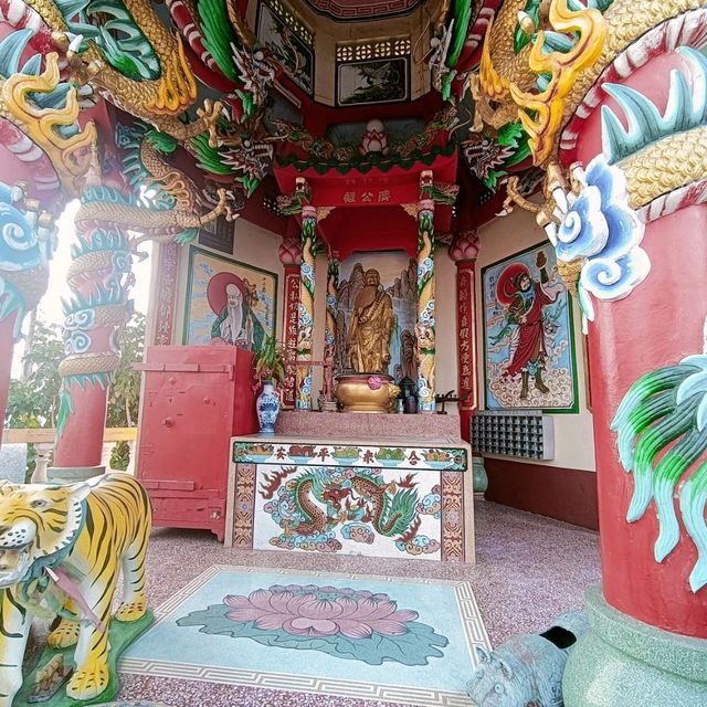 วัดเกาะลอย ศรีราชา