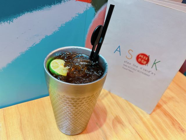 咁耐無去泰國旅行，突然好想食船麵，上網搵，好多人都推介呢間阿叔泰麵，一於放工約埋同事一齊去試吓先～