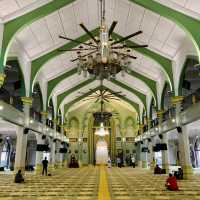 😍 Masjid Sultan 🕌 | The BEAUTIFUL GOLDEN dome!