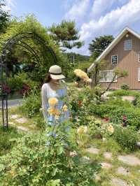 유럽산장같은 초록색지붕 우드하우스와 꽃밭정원 🏡