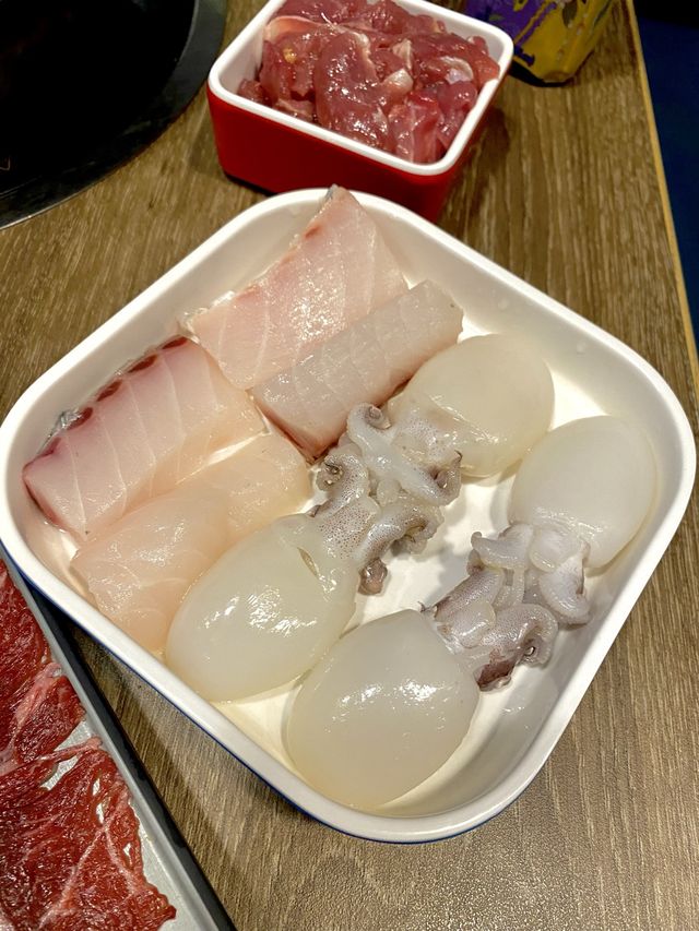 指定任食套餐加錢可無限時任食羊腩煲 海鮮放題