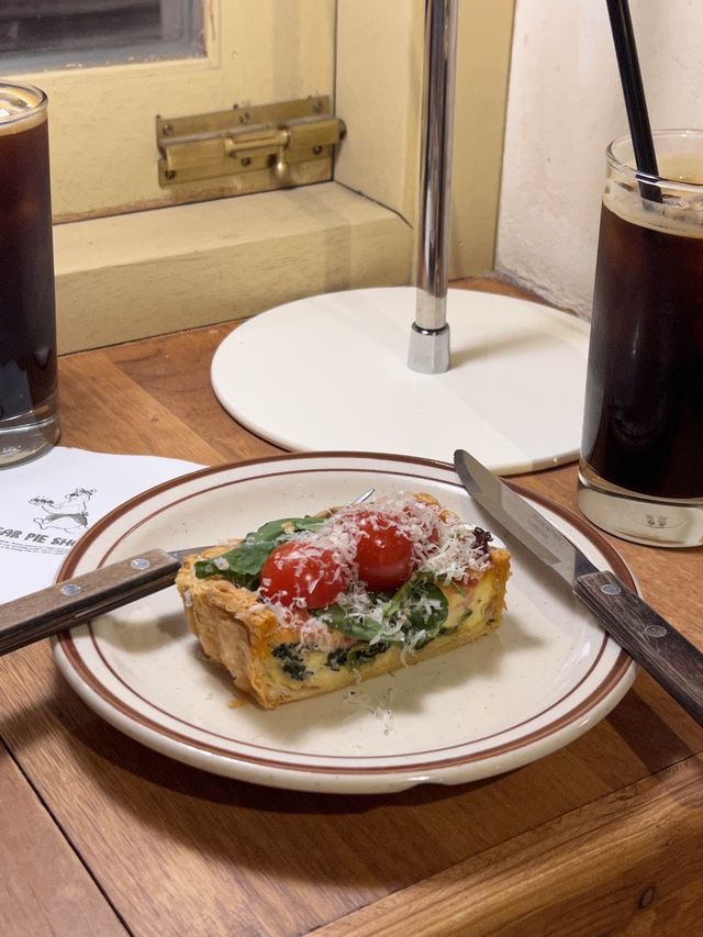 줄서서 먹는 미트파이 맛집, 잠실 ‘진저베어파이샵‘