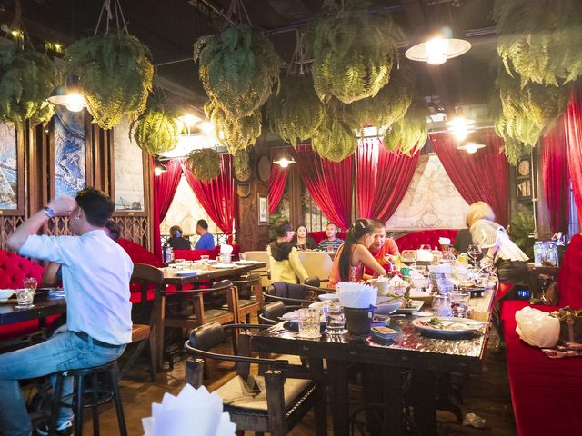 ร้านนั่งชิลล์ ในตึกสไตล์เหมืองแร่สุดหรูในภูเก็ต