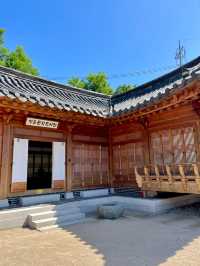 서울 도심 속 폭포소리 들으며 힐링할 수 있는 도서관🌿