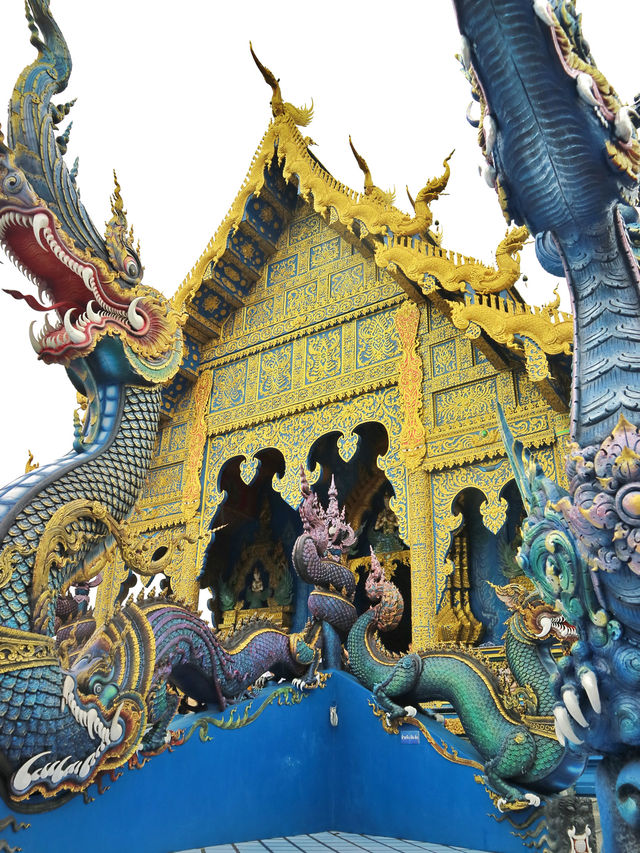Mesmerizing beauty of Blue Temple Chiang Rai