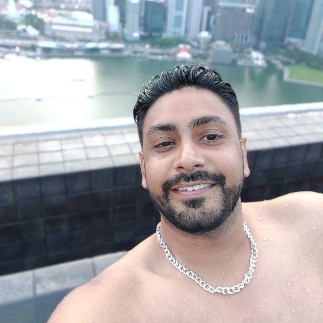 An eveving in infinity pool of MBS, Singapore 🇸🇬 