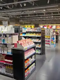 嶄新消閒娛樂商場