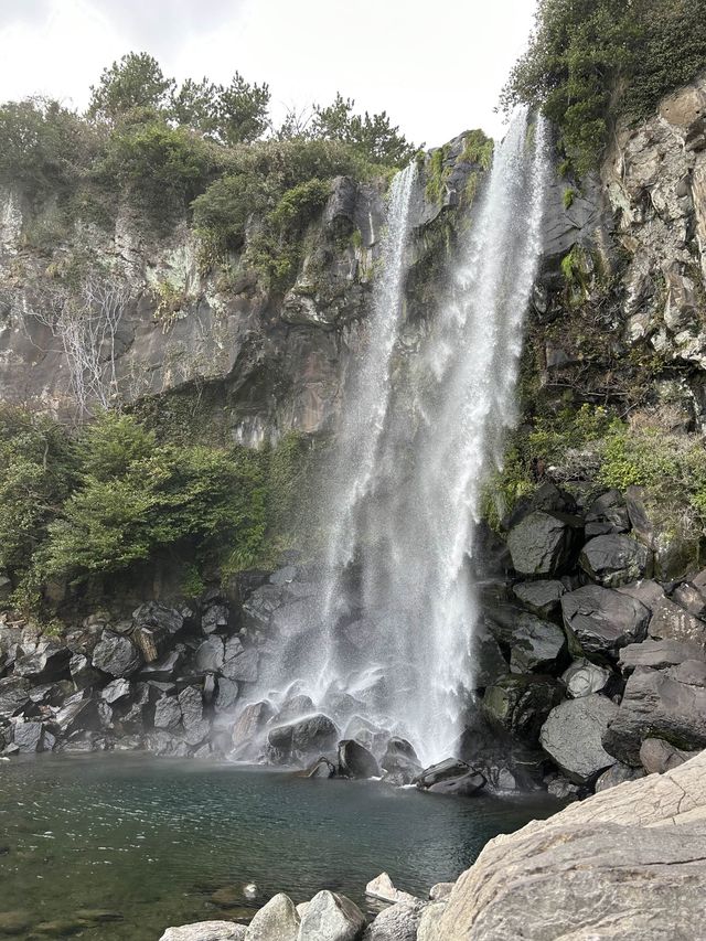 제주도 3대폭포, “정방폭포”🌊