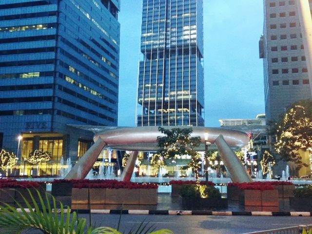 The Fountain of Wealth น้ำพุแห่งความมั่งคั่ง