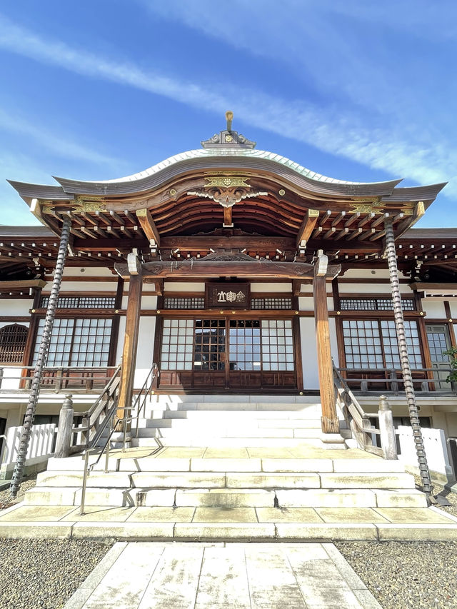 【寶蔵院/東京都】三界萬霊の石碑と石像が見守る寺院