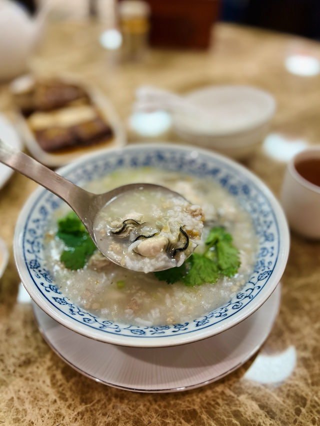 一個價錢吃到鮑魚`燕窩`海參`魚翅既潮洲菜😍🥢