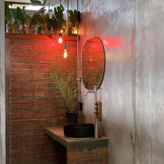 ชิมนิยม คาเฟ่ (Chim Niyom Cafe) | พิจิตร