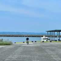 穴見海岸：大自然鬼斧神工，日落絕美景緻