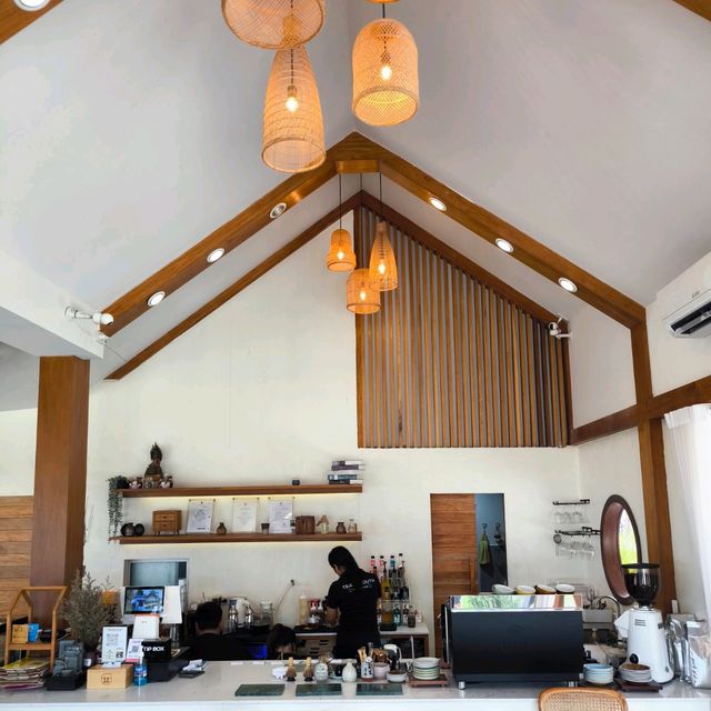 คาเฟ่ขนมไทยที่อ่าวนาง 