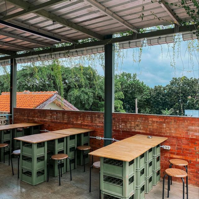 HUS BREW | COFFEE SHOP WITH CITY VIEW in TEBET