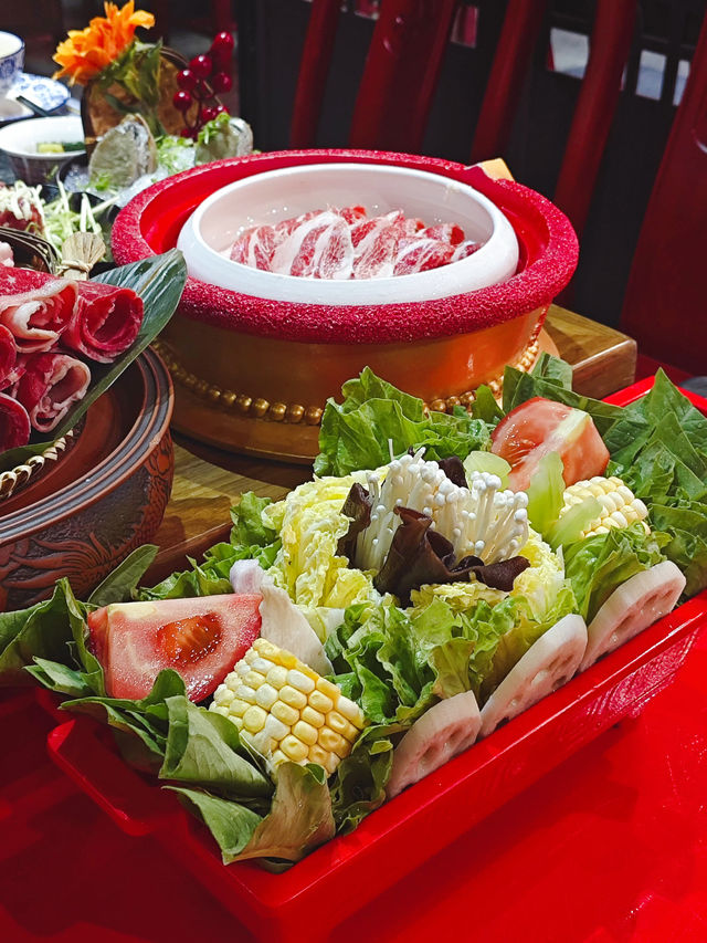 古代宮廷Feel! 招牌花膠雞湯鍋
