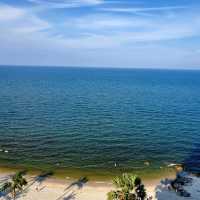 ฮิลตัน หัวหิน รีสอร์ต  5 🌟 ติดชายหาดใจกลางเมือง