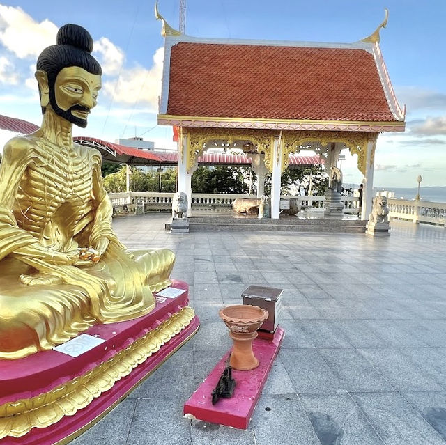 “วัดพระใหญ่“ วัดสวยบนเนินเขาพัทยา