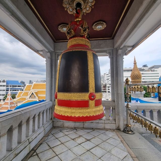พระพุทธรูปทองคำ วัดไตรมิตรวิทยารามวรวิหาร