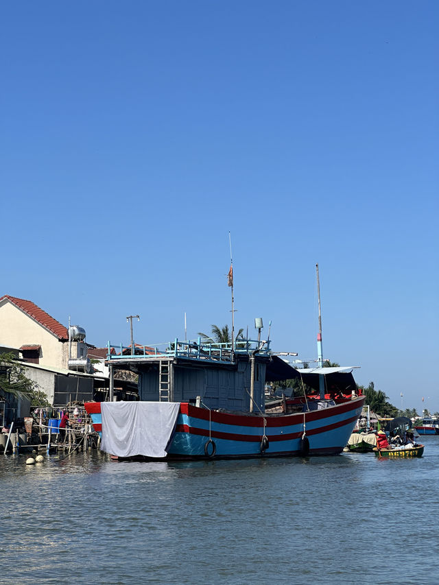 นั่งเรือกระด้งสุดว้าวที่ฮอยอัน 🇻🇳👋🏻