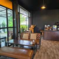ต้าของ ร้านคาเฟ่ริมน้ำโขง 