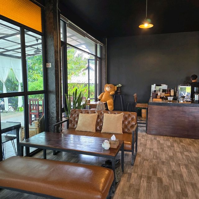 ต้าของ ร้านคาเฟ่ริมน้ำโขง 