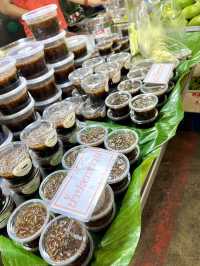 ตลาดน้ำดอนหวาย นครปฐม