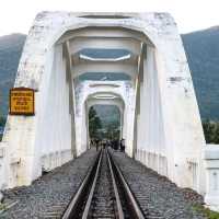 ชมรถไฟ สะพานโค้งสถาปตยกรรมตะวันตก