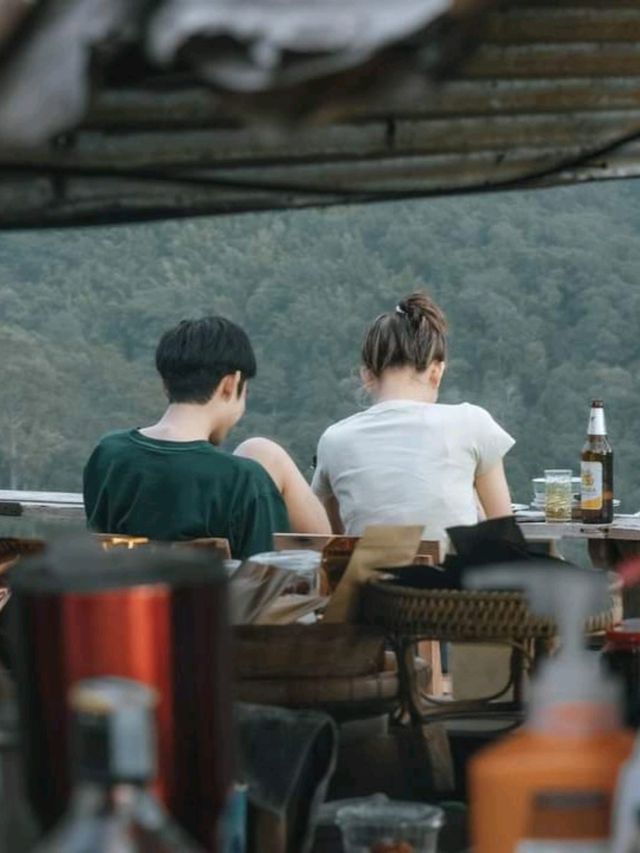 บ้านฮัก เฮือนสุข 