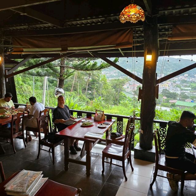 「山上出名餐廳，No.6 Restaurant up the hill」