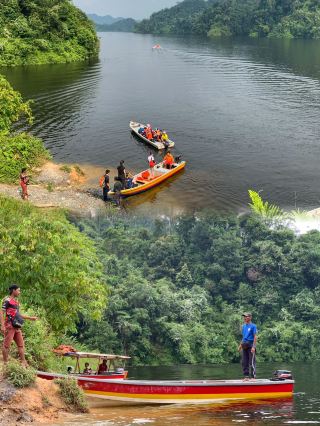Rainy Day Adventure: Conquering the Slippery Trails of Bengoh Dam to Discover a Hidden Waterfall