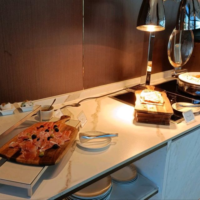 Momentous Hotel Alexandra 