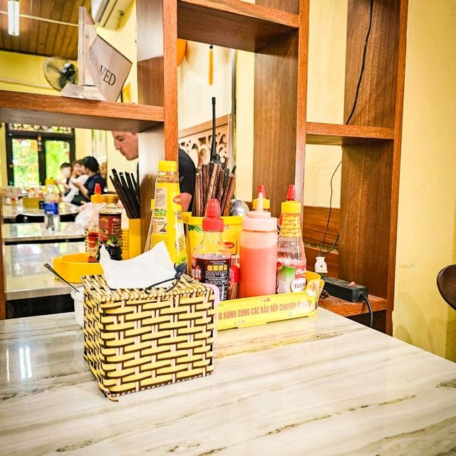 บั๋นหมี่ร้านดังในฮอยอัน