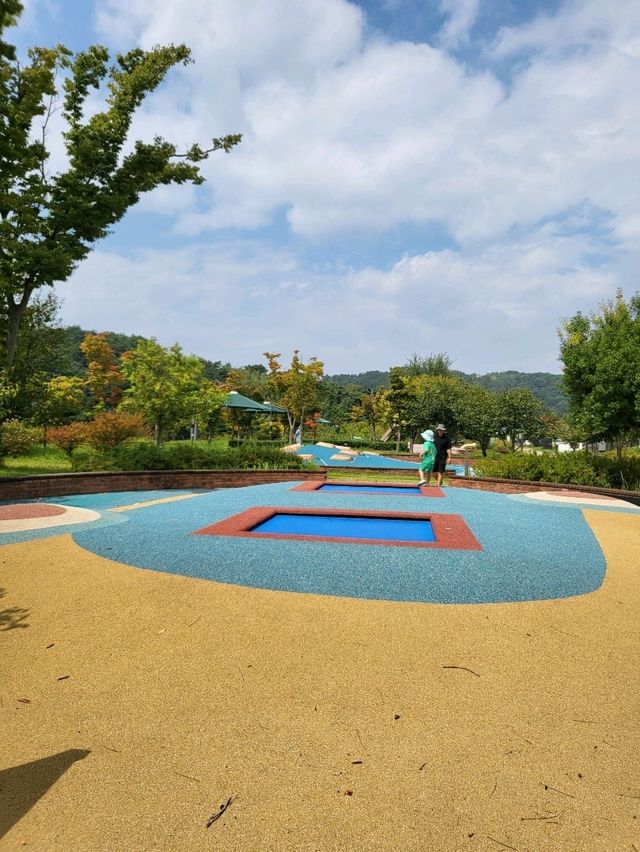 뜨거웠지만 산책하기 좋았던 남해 이순신공원