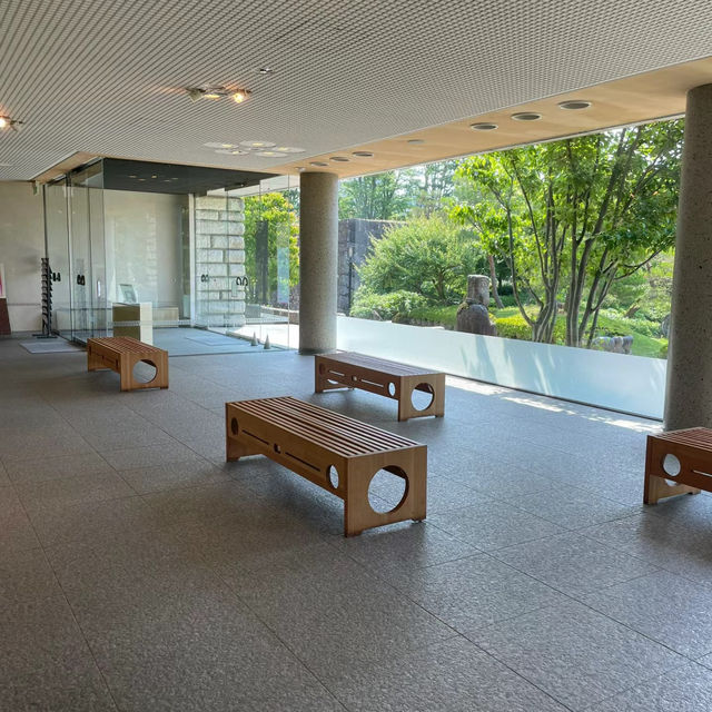 逸翁美術館：現代與傳統交融的藝術殿堂 🏛️🎨