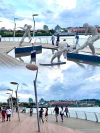Strolling Through Sentosa Boardwalk: A Scenic Escape