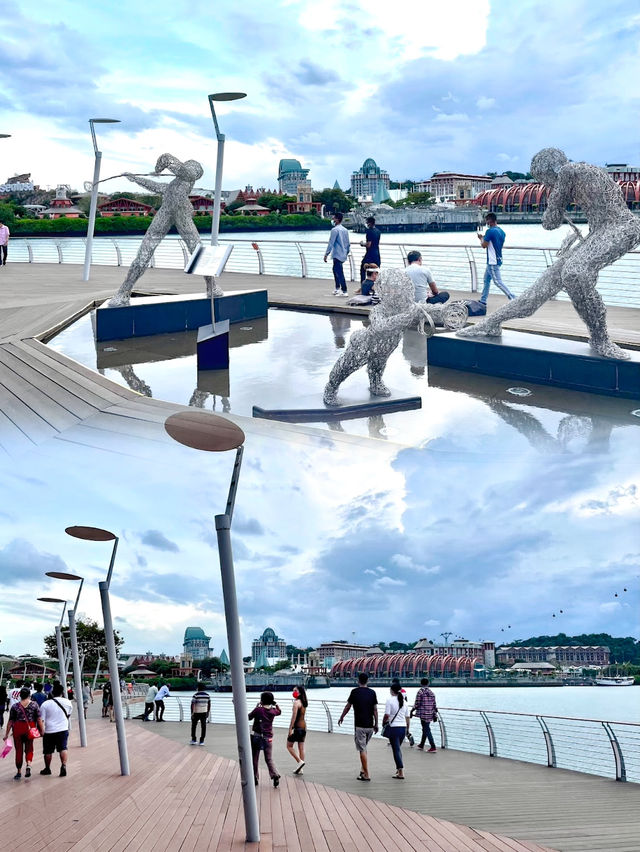 Strolling Through Sentosa Boardwalk: A Scenic Escape