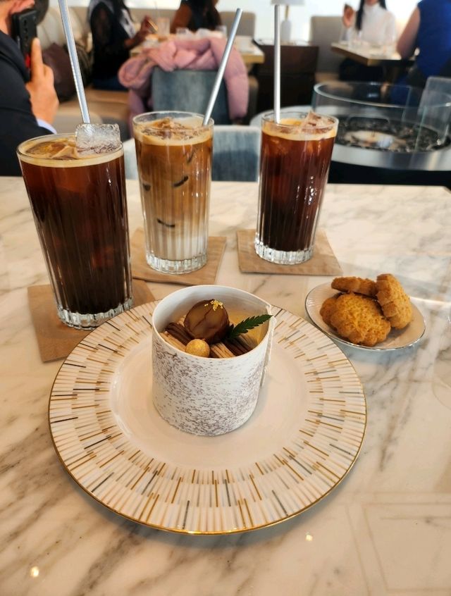 친구들과 연말모임하기좋은 베이커리 에이트🥐🤍