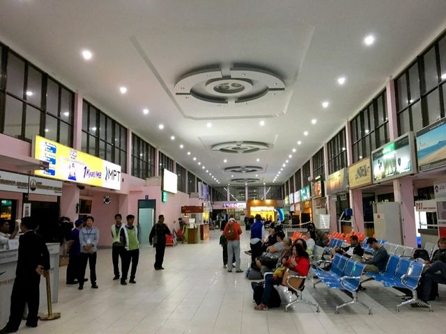 你搭過自由入座的飛機嗎？蒲甘良烏機場初體驗！