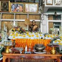 กราบขอพรสมเด็จพระพุทธเจ้าจอมจักรพรรดิ
