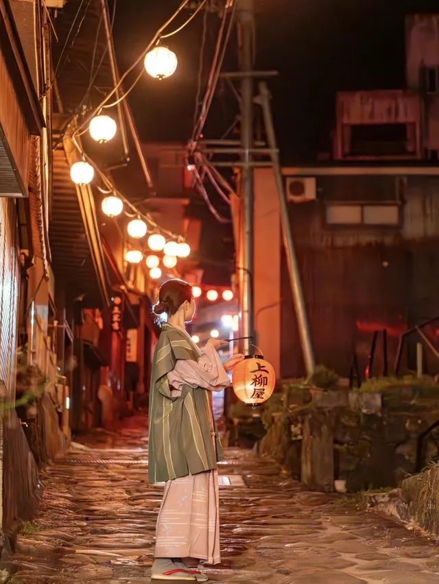  【大分県/由布市】まるで仇分⁉︎提灯がフォトジェニックすぎる秘湯
