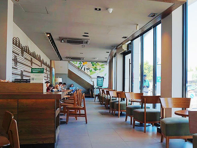 STARBUCKS สาขา The Circle ราชพฤกษ์ 