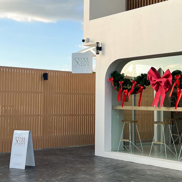 SALT Beach Hotel Rayong, ระยอง