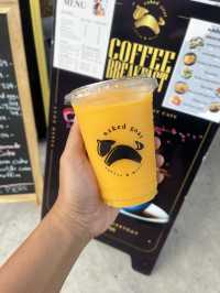 ร้าน Naked Goat จอมเทียน
