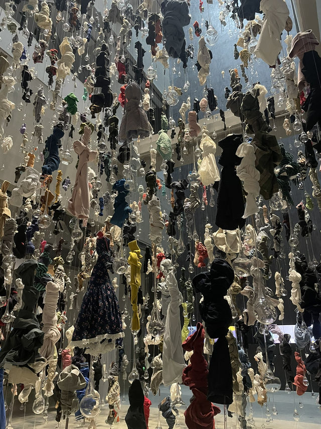 🇨🇳 A Glimpse into the Avant-Garde: Exploring the Power Station of Art