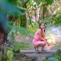 คาเฟ่ที่มีสวนน้ำตก อัมพวา